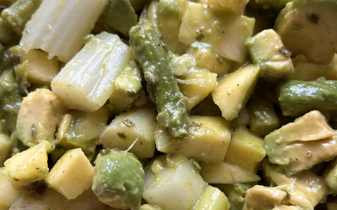 Spargelsalat mit Mango und Avocado